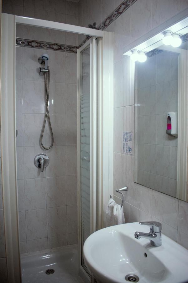 Hostal Artico Madrid Exteriér fotografie